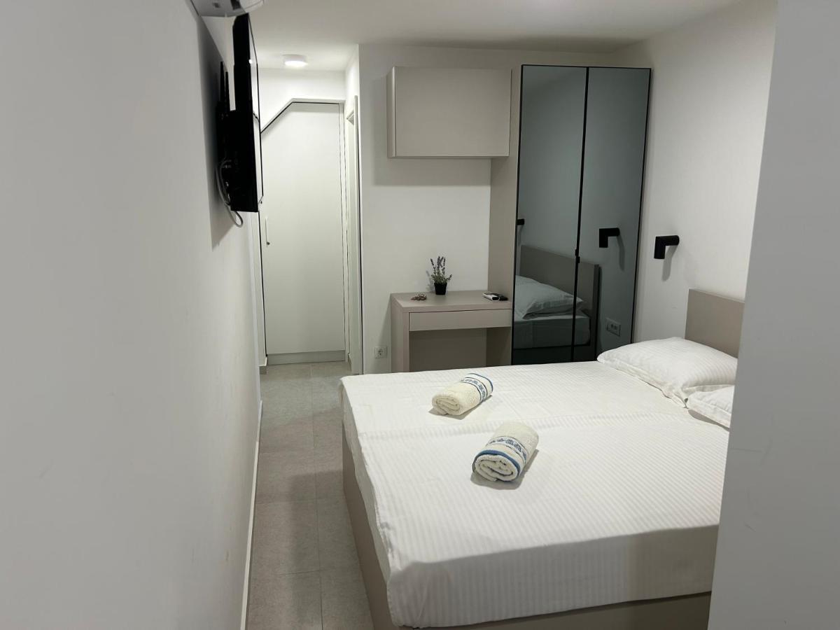 Radunica Old Town - Studio Apartment 3 Split Buitenkant foto